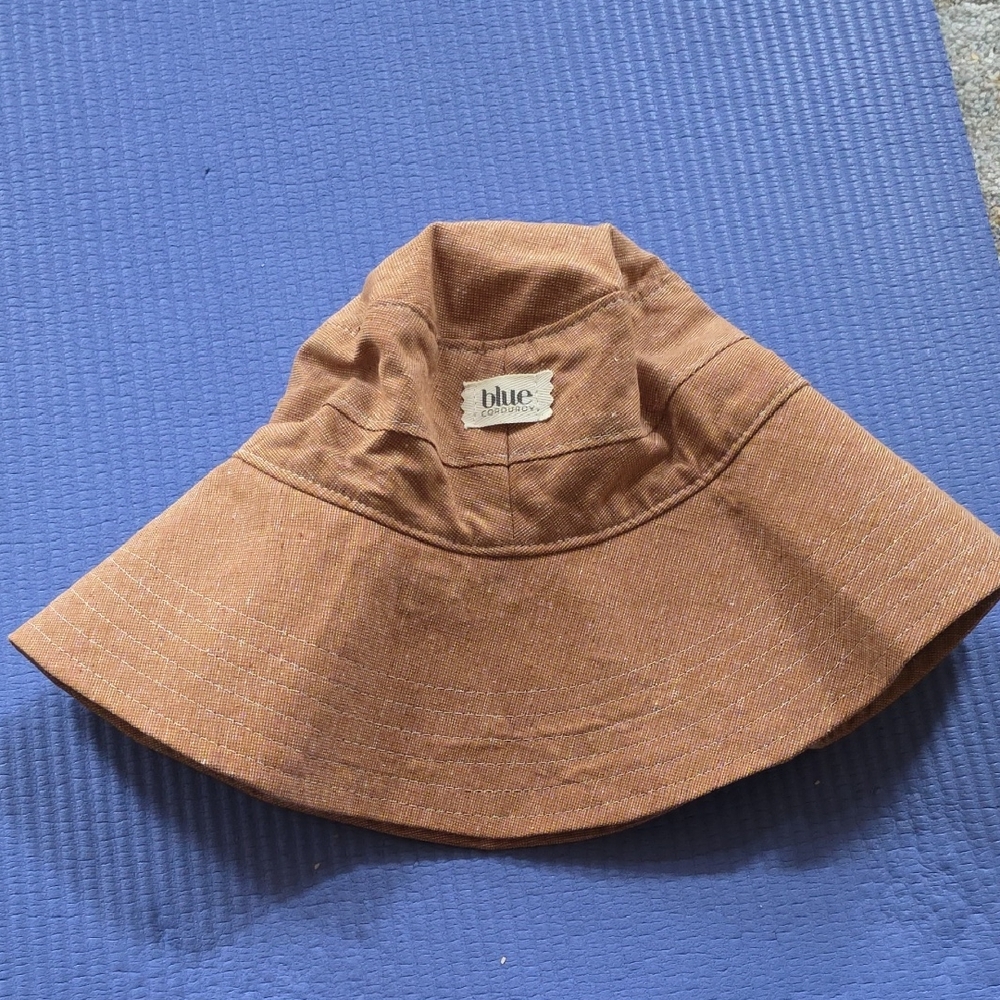 BlueCorduroy Brown Line Wide-Brim Bucket Hat